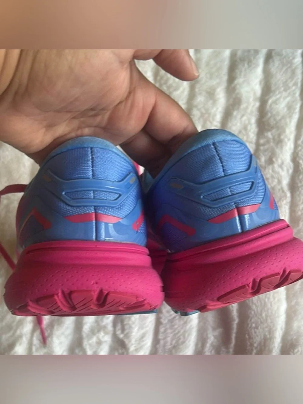 Brooks Hot Pink Women's Running Sneakers with Blue Trim